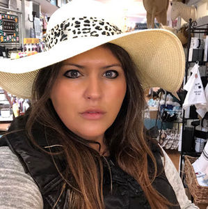 Meet your Posher, Lisa